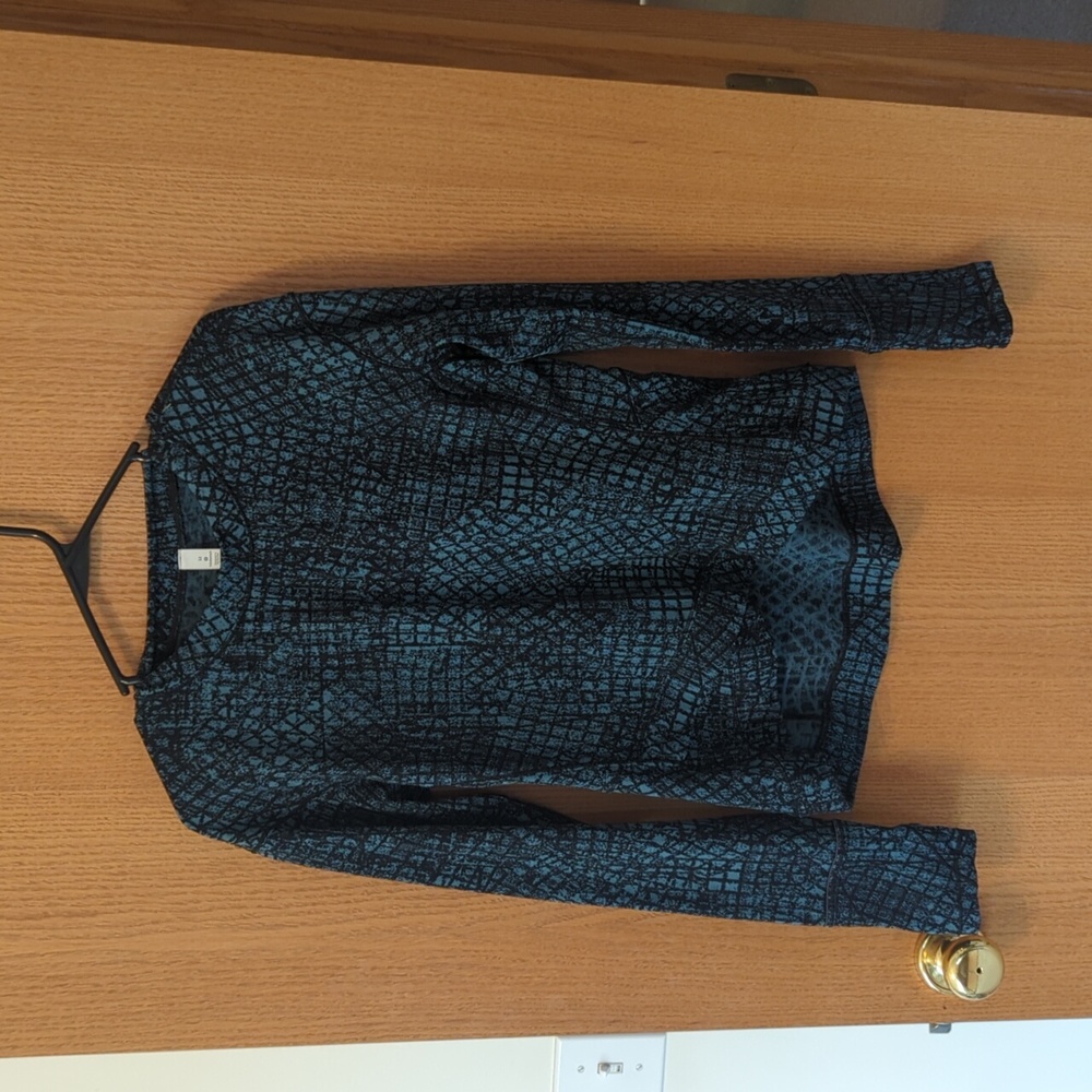 Lululemon long sleeve crisscross top